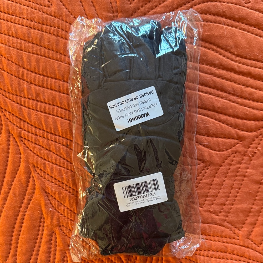 Black Kids' Snow Gloves